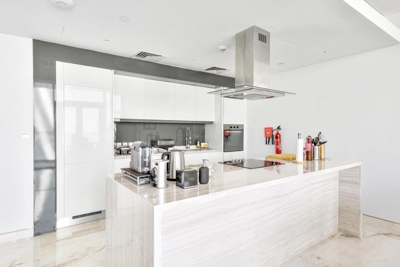 Contemporary And Spacious 2 Bedroom In Bluewaters Island 두바이 외부 사진