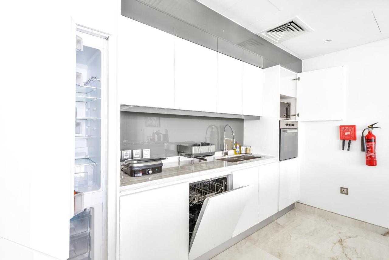 Contemporary And Spacious 2 Bedroom In Bluewaters Island 두바이 외부 사진