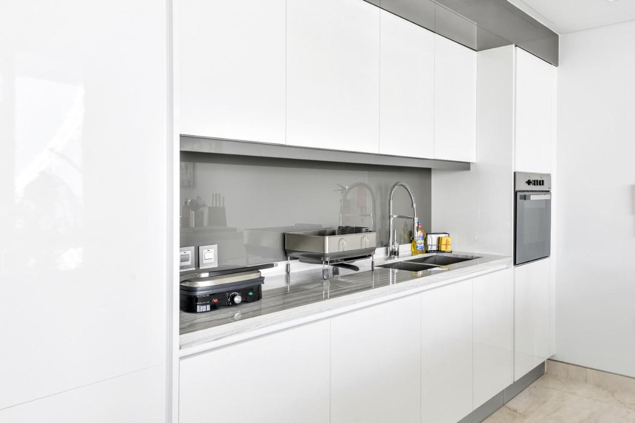 Contemporary And Spacious 2 Bedroom In Bluewaters Island 두바이 외부 사진